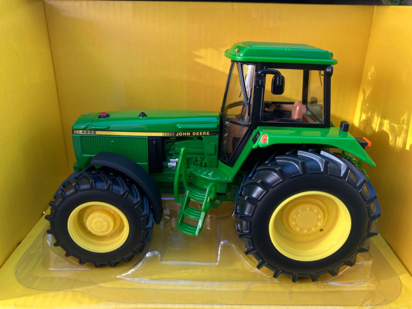 43407 Britains John Deere 4955 Tractor 1:32 BOXED Image 4