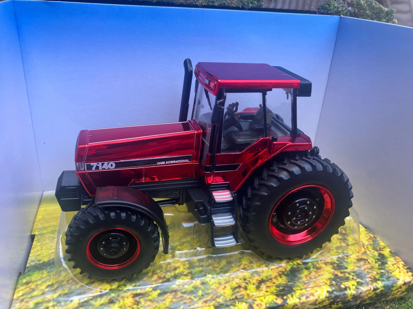 43416RC Britains RED CHROME CASE Magnum 7140 Tractor 1:32 scale New Limited Edition Image 7