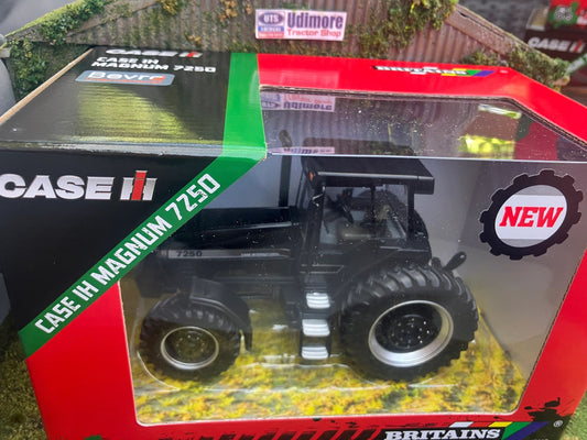43417BL Britains Black CASE Magnum 7250 Tractor 1:32 scale New Limited Edition Image 2