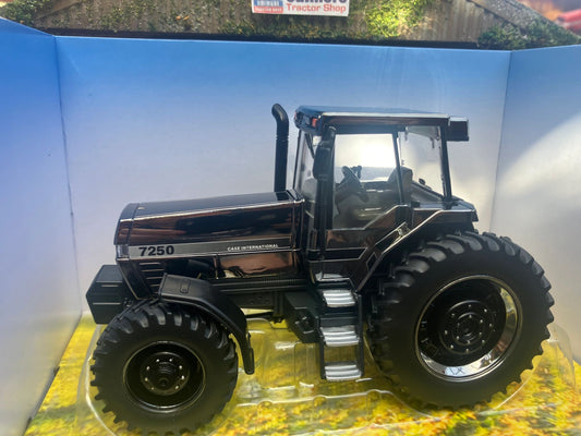 43417GM Britains GUN METAL CASE Magnum 7250 Tractor 1:32 scale New Limited Edition Image 2