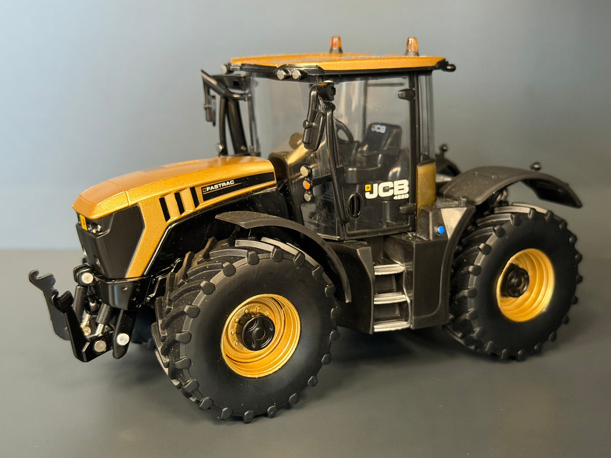 PRE-ORDER Britains 43453G Gold JCB Fastrac 4220 Tractor 1:32 – Limited Edition 300 Pieces