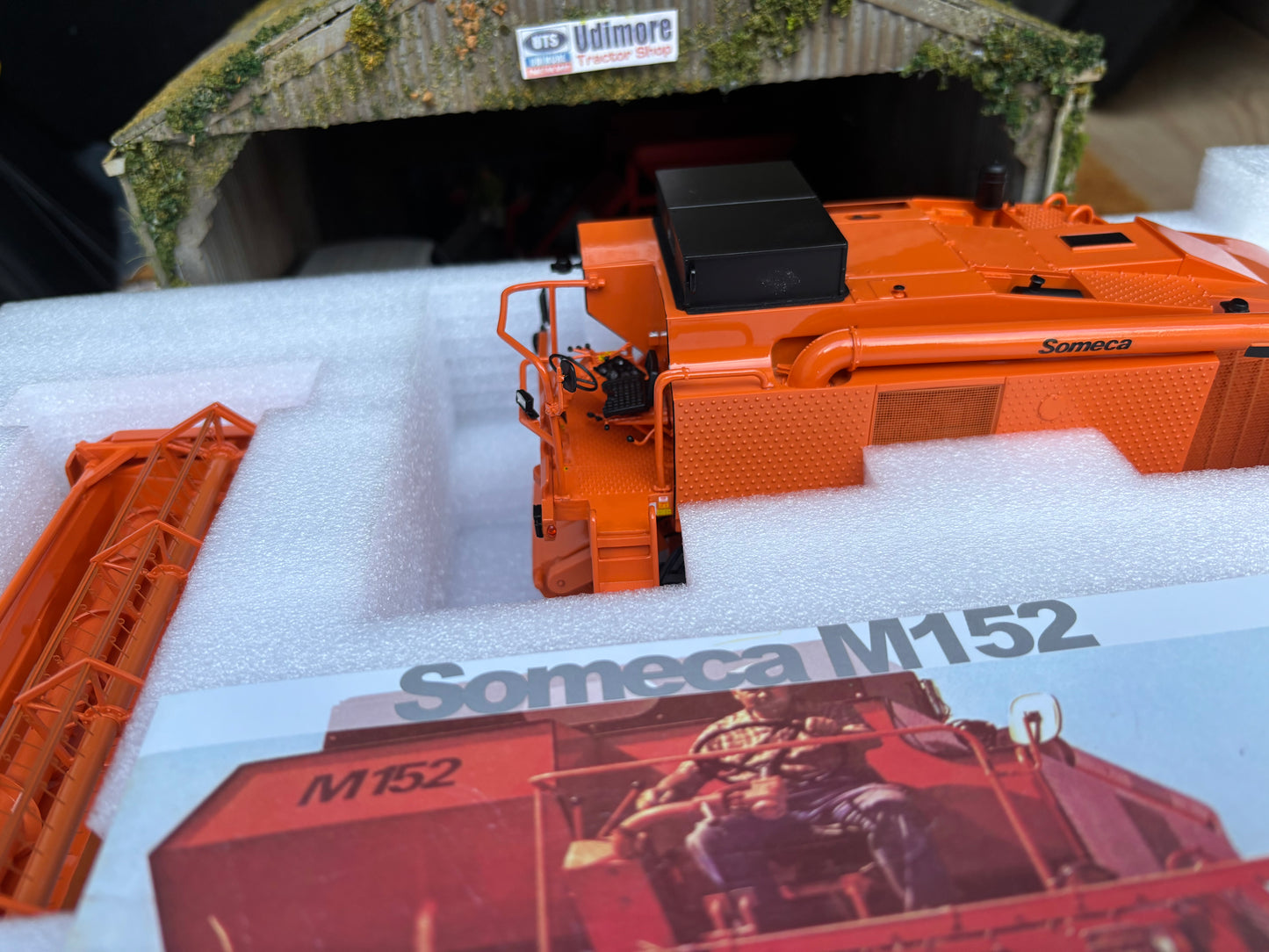 Someca M152 Combine Harvester Limited Edition Stunning in 1:32 scale VKA Models COLLECTION ONLY