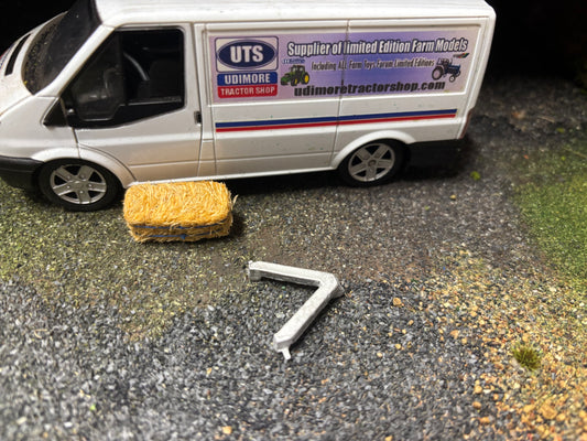 04508 Metal A frame Front 3 point linkage adapter Tractor Artisan32 1:32 scale