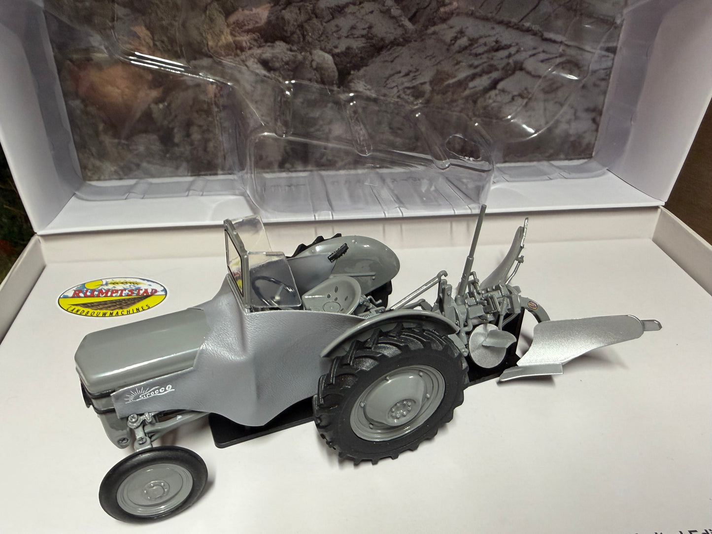 Universal Hobbies Ferguson TE-20 Tractor with Sirocco Cab & Rumptstad Plough Set UH5364 Limited Edition Obsolete 1:32 Scale