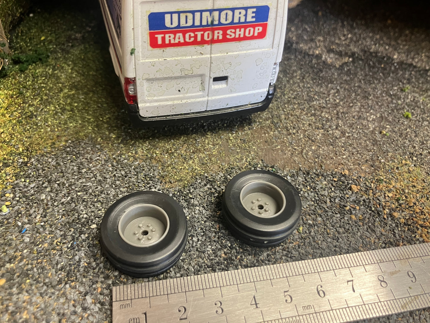 04223 Set of 2 Front wheels 2wd Artisan32 farm machinery 1:32 scale