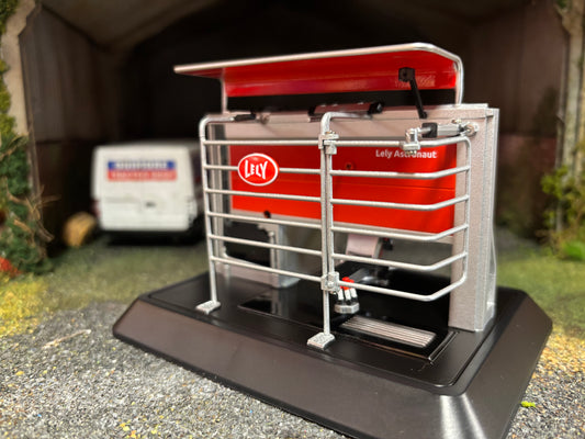 Lely Astronaut A5 Milking Robot cows 1:32 scale Boxed