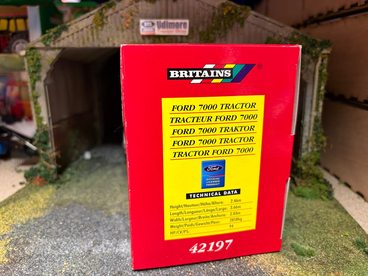 Britains 42197 Ford 7000 Tractor 2007 Version 1:32 Scale – Boxed Obsolete