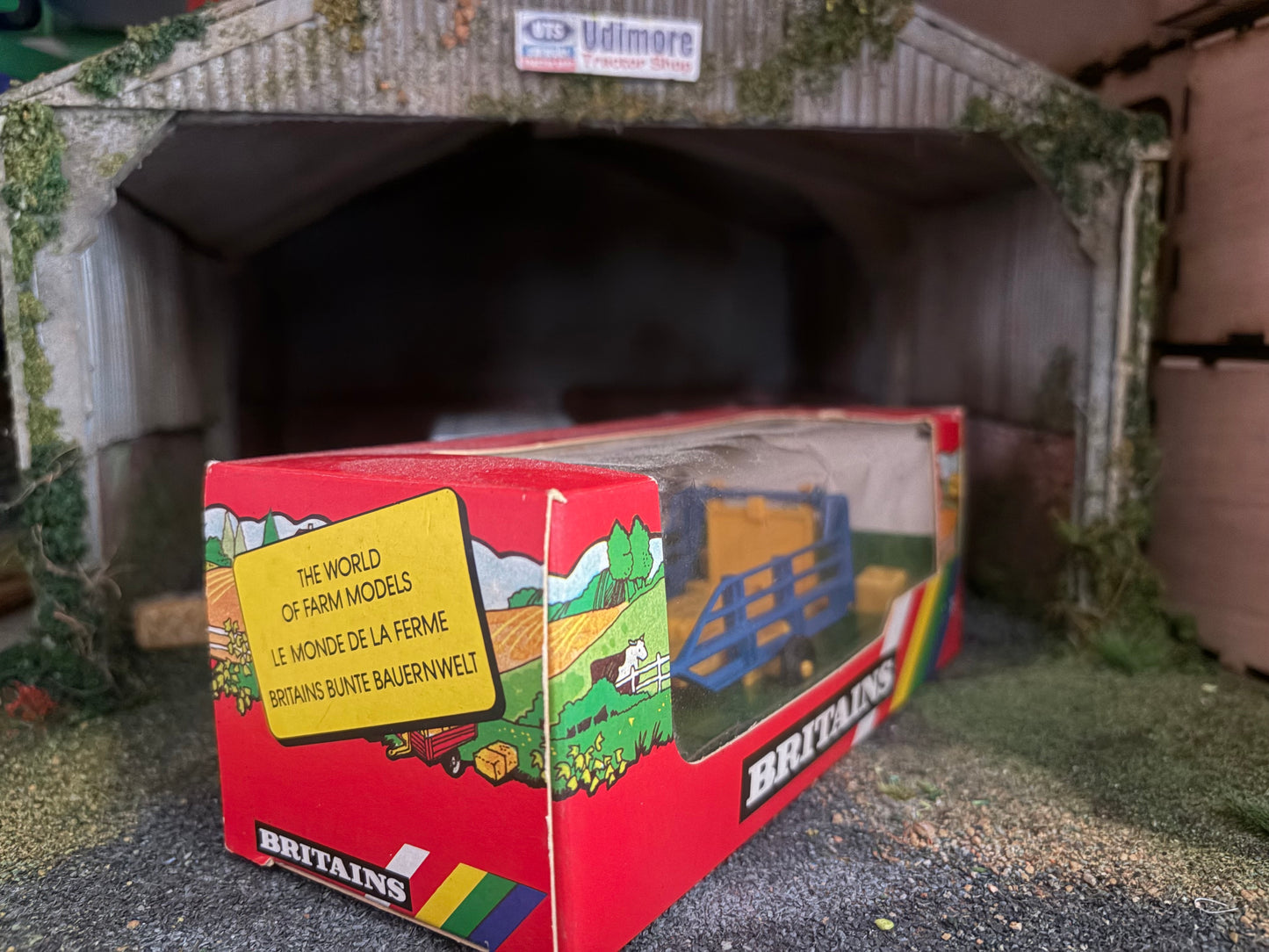 Vintage Britains Bale Sledge 1:32 scale Obsolete 9557 Rainbow Box