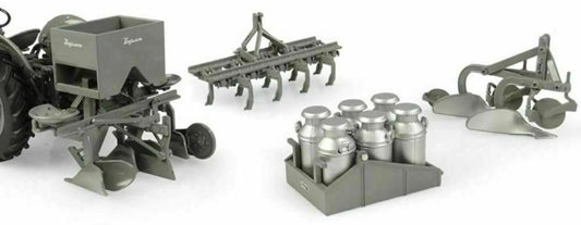 6247 Universal Hobbies Ferguson Implement Set Plough tiller transport box 1:32 Image 2