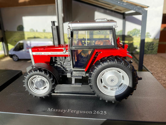 6350 Universal Hobbies Massey Ferguson 2625 tractor BOXED 1:32 scale Image 2