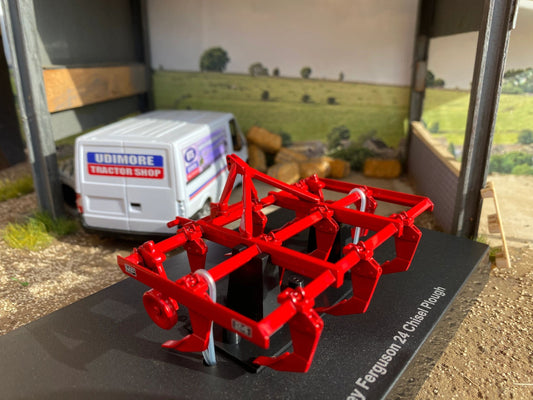 6452 Universal Hobbies Massey Ferguson 24 Chisel Plough 1:32 BOXED Image 2