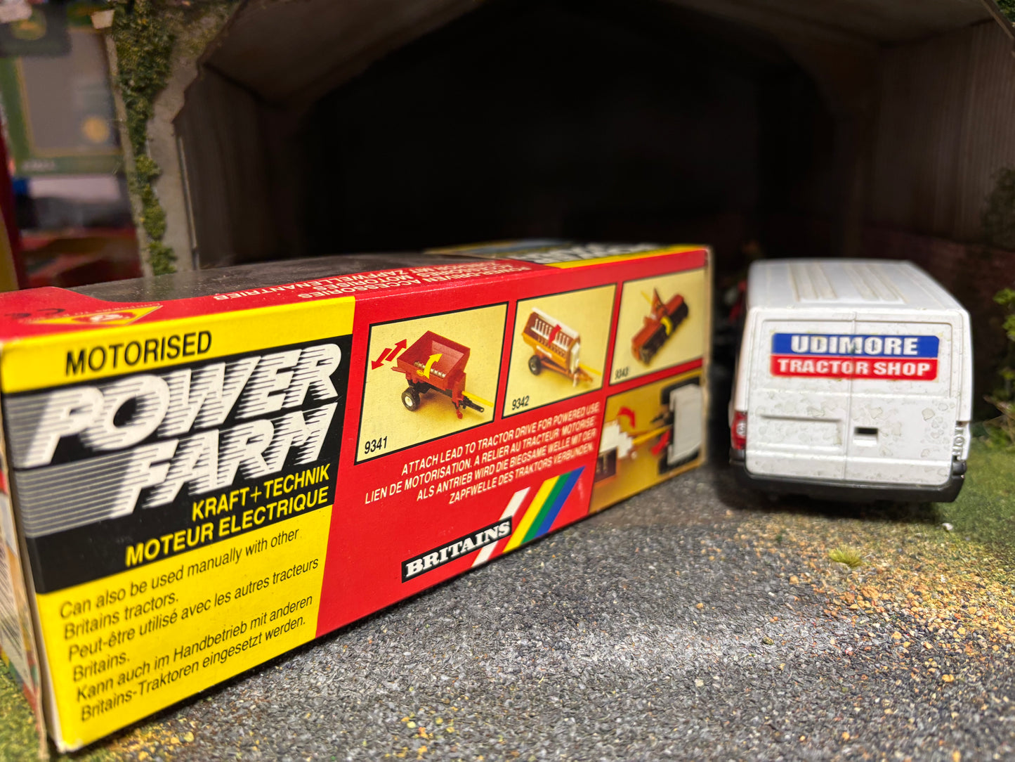 9341 Britains Power Farm Vicon Vari Spreader 1:32 BOXED obsolete