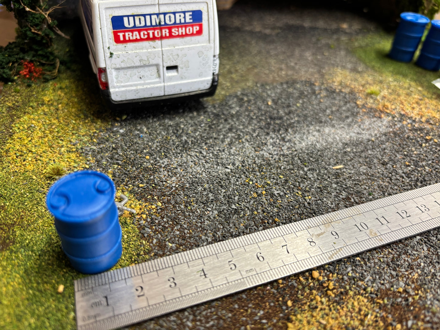 04889-1 Fuel Water Barrel Jerry can with hand pump Artisan32 farm machinery 1:32 scale
