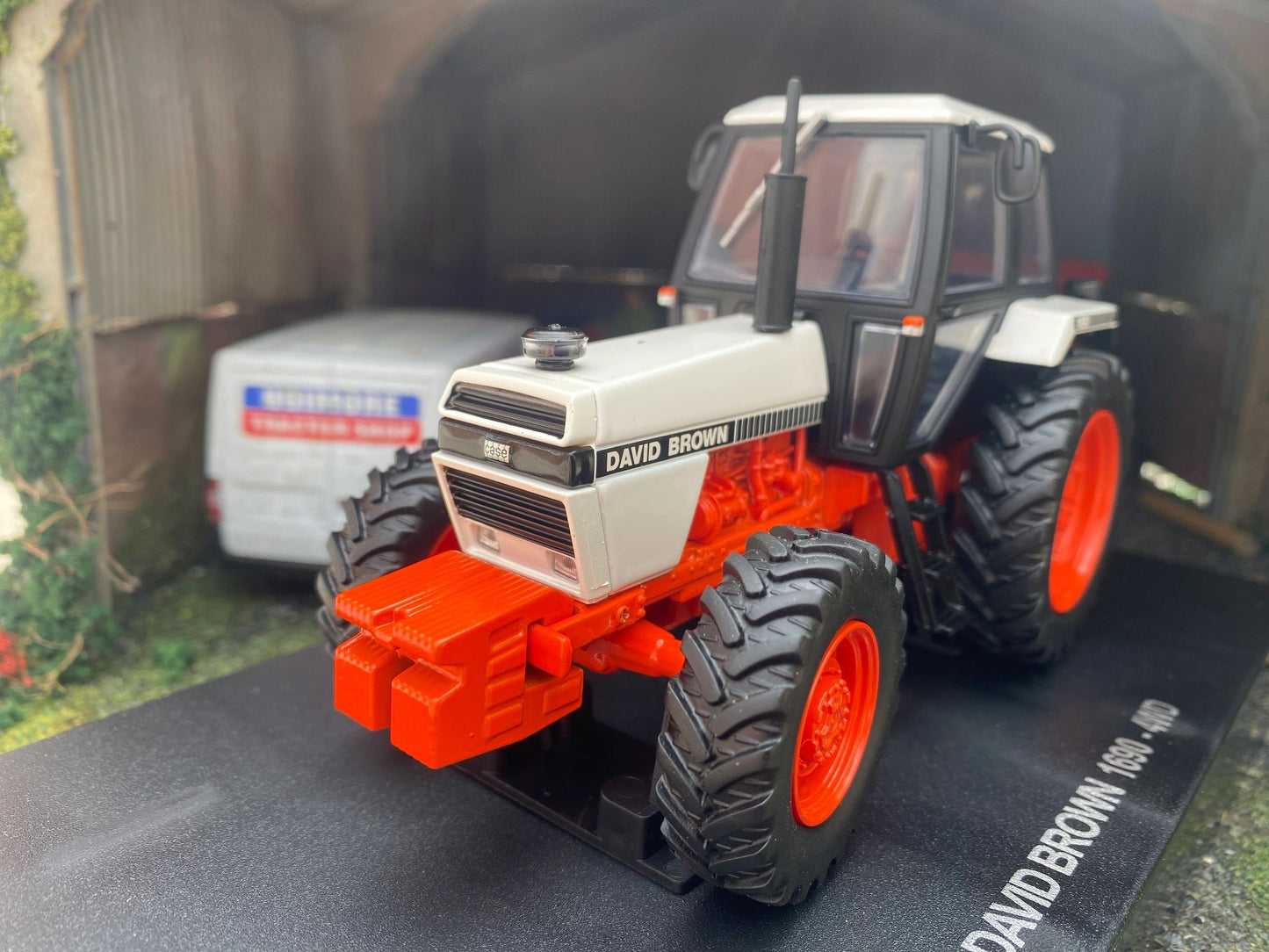 6753 Universal Hobbies David Brown 1690 4wd Tractor BOXED 1:32 scale Image 5