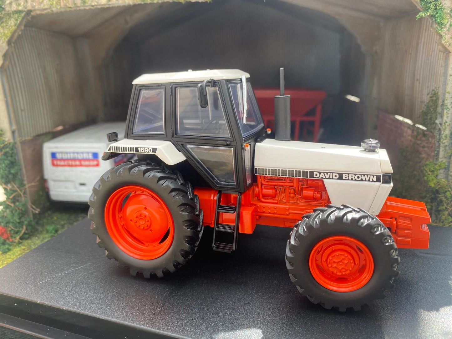 6753 Universal Hobbies David Brown 1690 4wd Tractor BOXED 1:32 scale Image 7