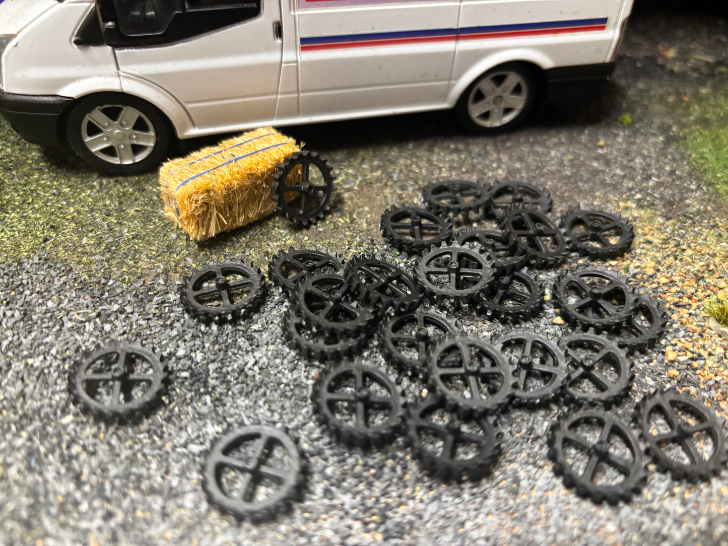 04528 25 x Cog toothed wheels Gear Artisan32 farm machinery 1:32 scale