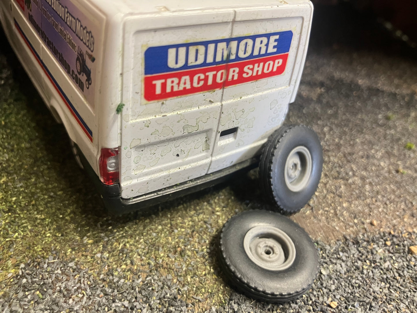 04224 Set of 2 Front wheels 2wd Artisan32 farm machinery 1:32 scale