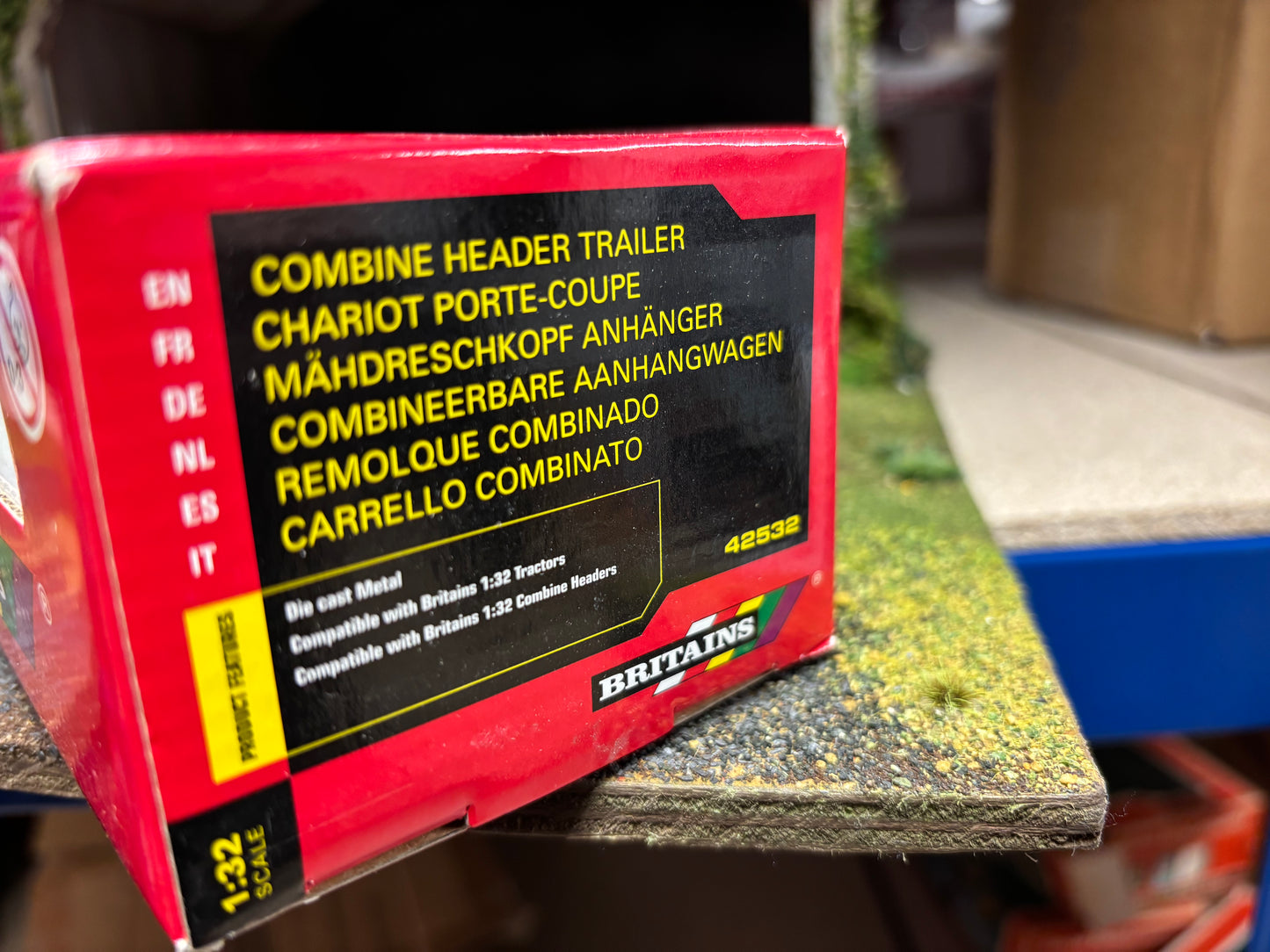 42532 Vintage Britains Combine Header Trailer 1:32 scale