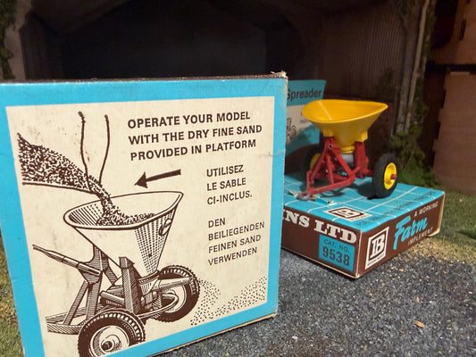 Vintage Britains Vicon Vari Spreader 9538 First Edition Box Obsolete 1:32 Scale