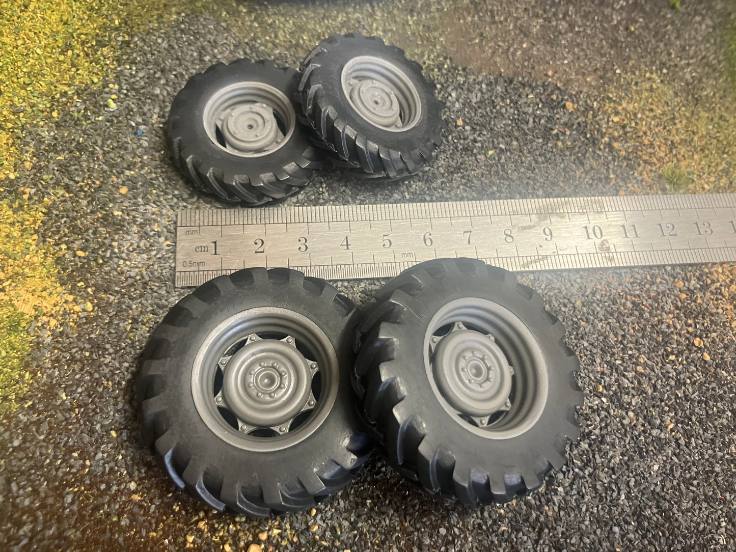 04239 Set of 4 Front & Rear 4wd Tractor wheels Artisan32 farm machinery 1:32 scale