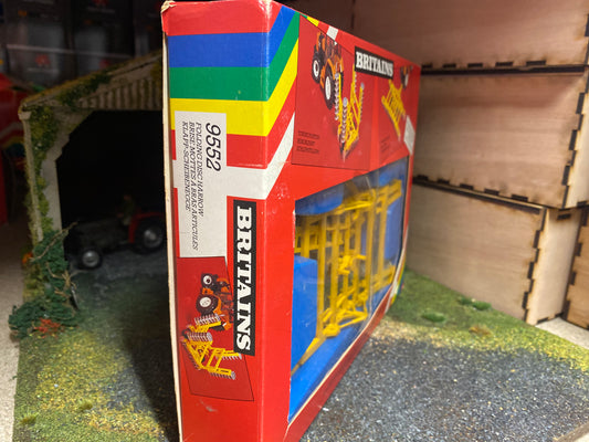 Vintage Britains W J Cooper Folding Disc Harrow 1:32 scale boxed Obsolete 9552