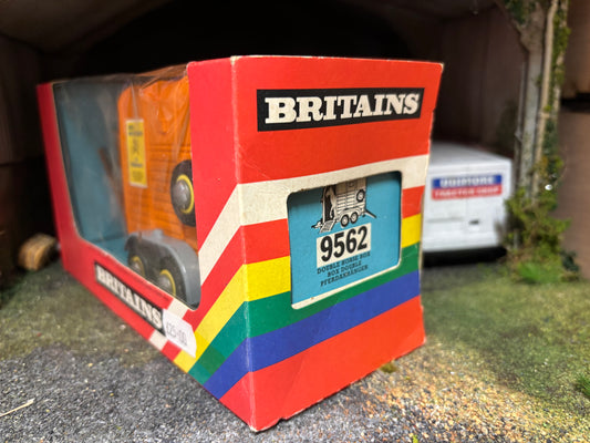 9562 Vintage Britains Double Horsebox Trailer 1:32 scale boxed obsolete