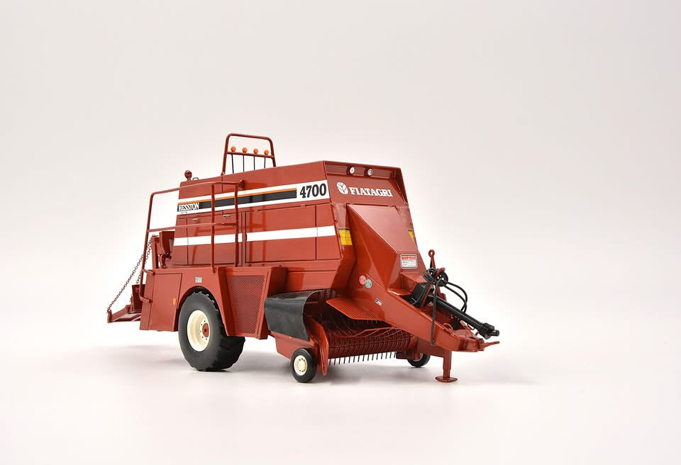 Fiatagri 4700 Heeston Baler Limited Edition 1:32 scale VKA Models