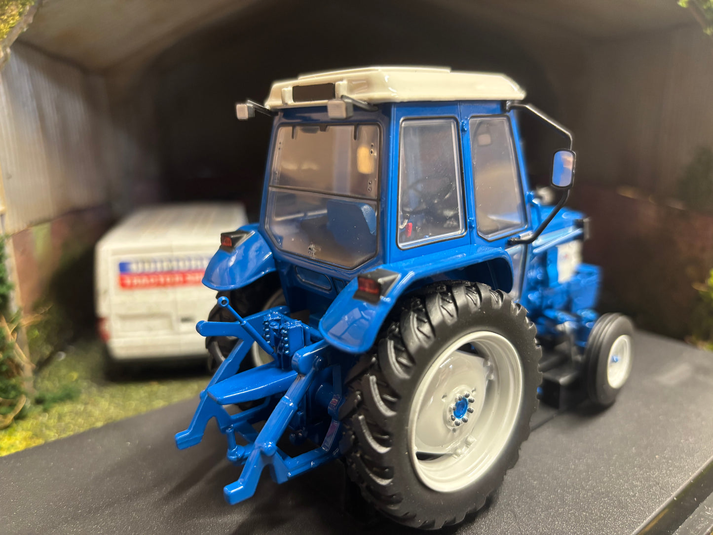 6442 Ford 5610 Gen 1 2wd Tractor 1:32 scale Farm Universal Hobbies NEW BOXED Limited Edition