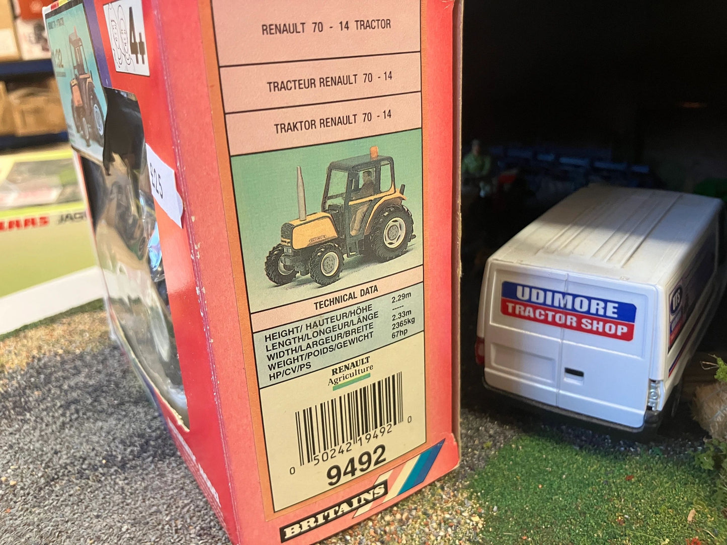 9492 Britains Renault 70-14 Tractor 1:32 scale Image 3