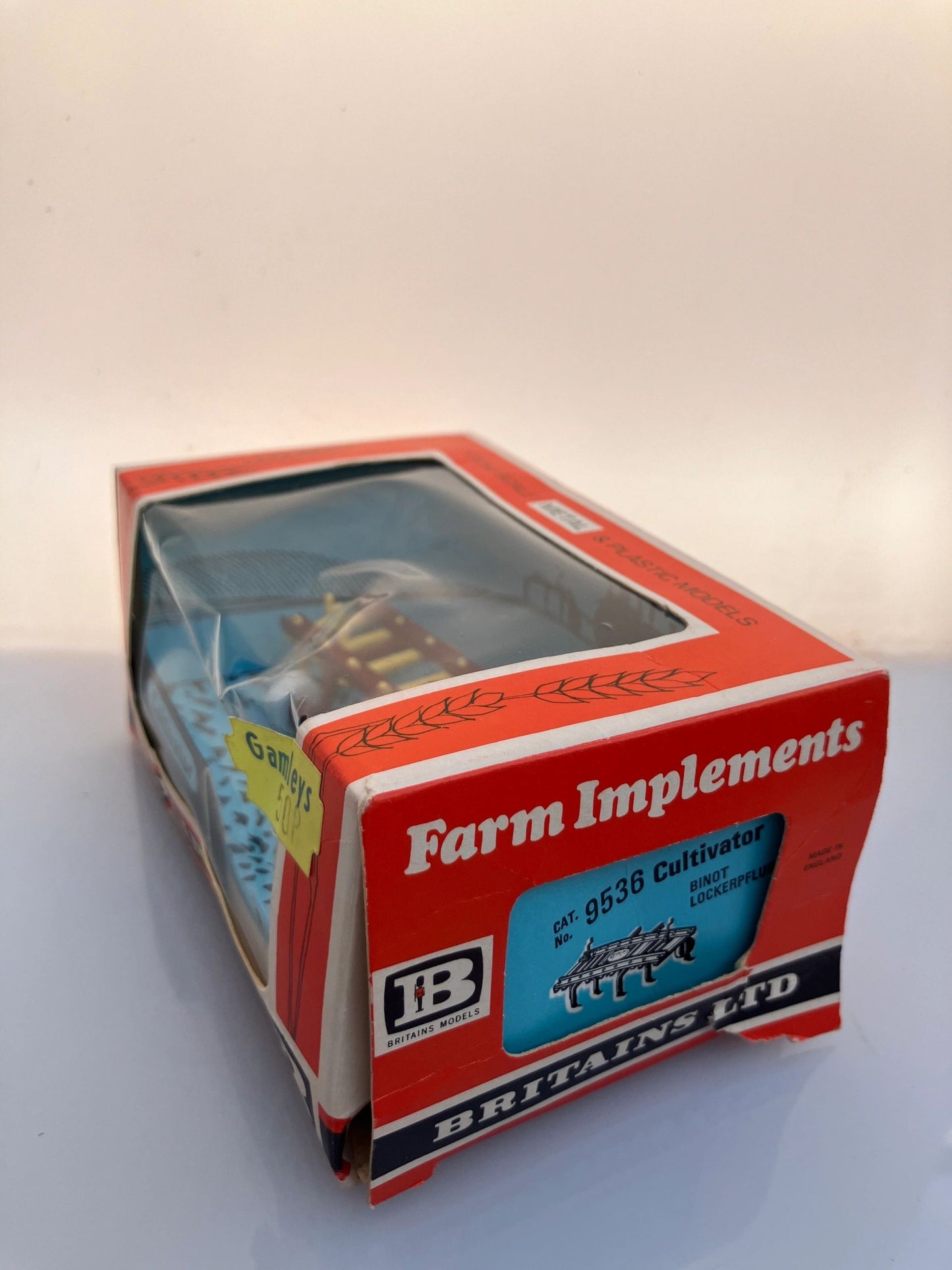 9536 Vintage Britains Cultivator 1:32 scale STRAW box Image 2
