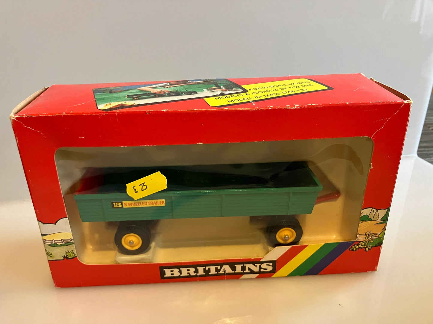 9558 Vintage Britains 8 Wheeled Trailer 1:32 scale boxed Image