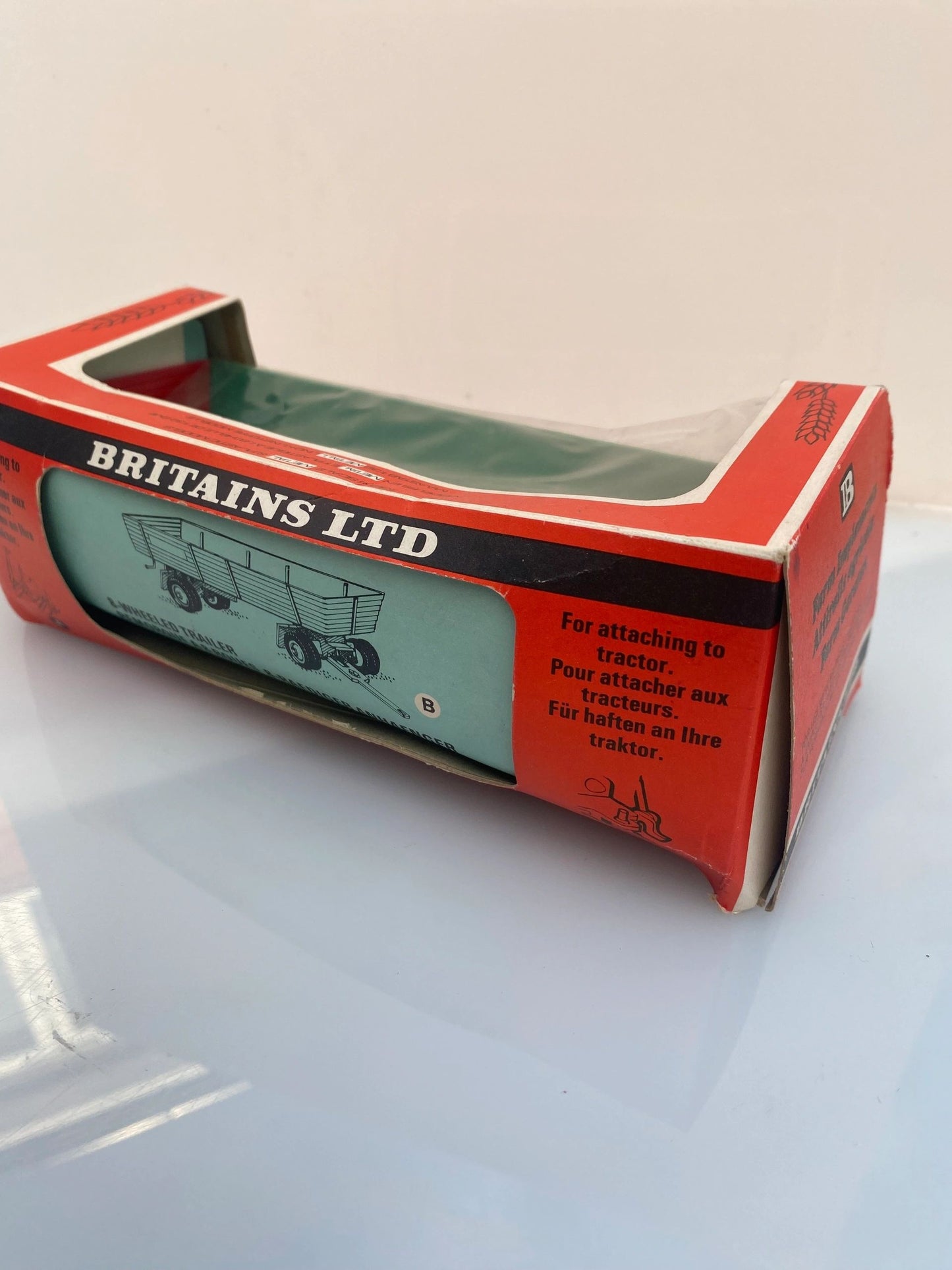 9558 Vintage Britains 8 wheeled trailer 1:32 scale boxed Image 4