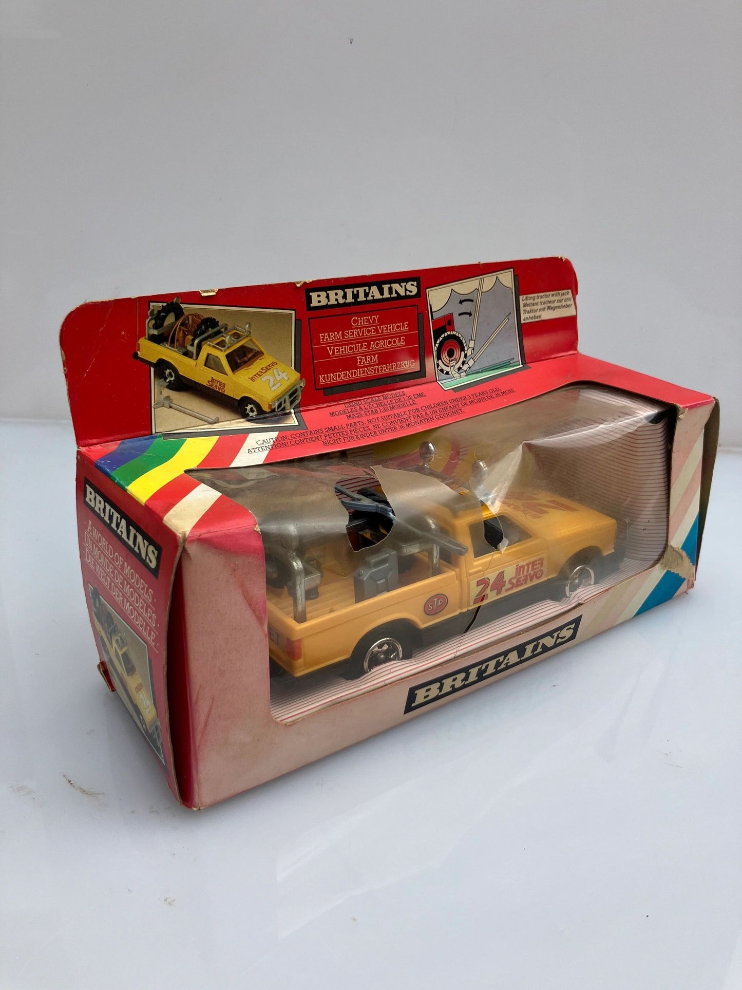 9573 Vintage Britains Chevy Farm service Vehicle 1:32 scale Image 4