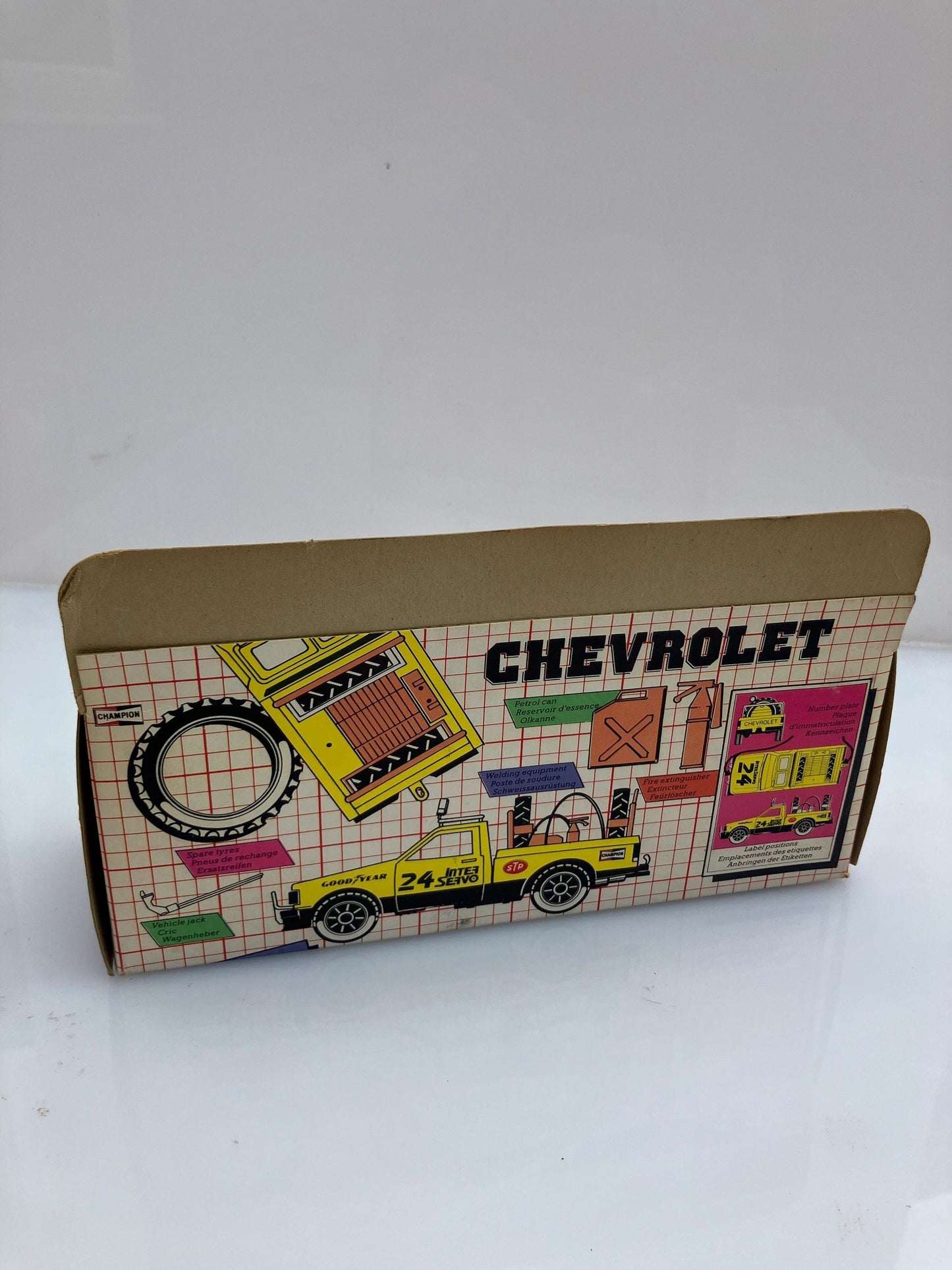 9573 Vintage Britains Chevy Farm service Vehicle 1:32 scale Image 6