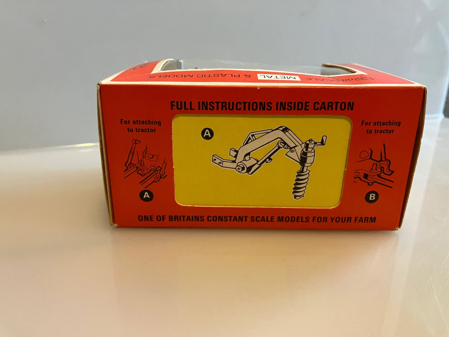 9600 Vintage Britains Post Hole Digger 1:32 scale Straw box Image 3