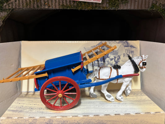 9499 Vintage Britains Tumbrel Cart with horse 1:32 scale obsolete