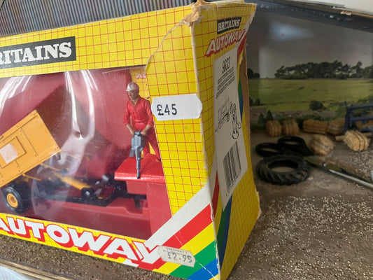 9833 Britains Autoway heavy tipper trailer set 1:32 scale Image 2