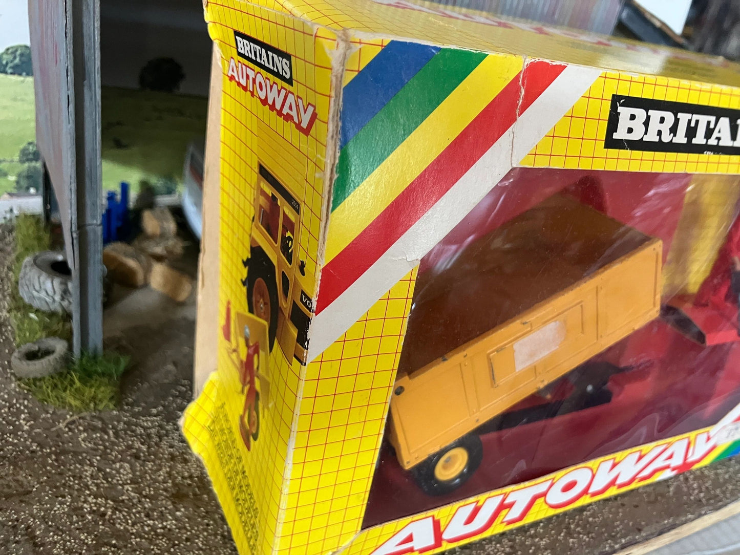 9833 Britains Autoway heavy tipper trailer set 1:32 scale Image 3