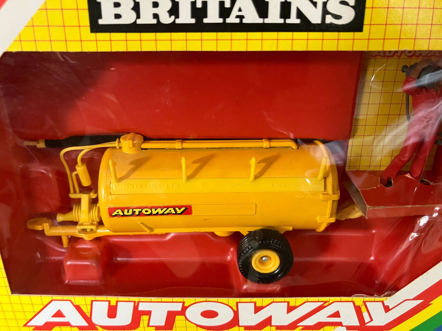 9836 Britains Autoway liquid tanker set 1:32 scale Image 4