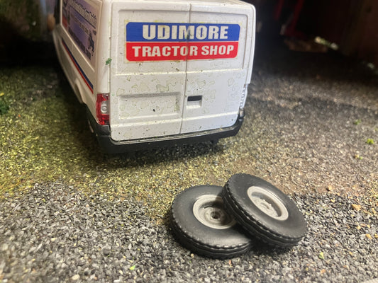 04224 Set of 2 Front wheels 2wd Artisan32 farm machinery 1:32 scale