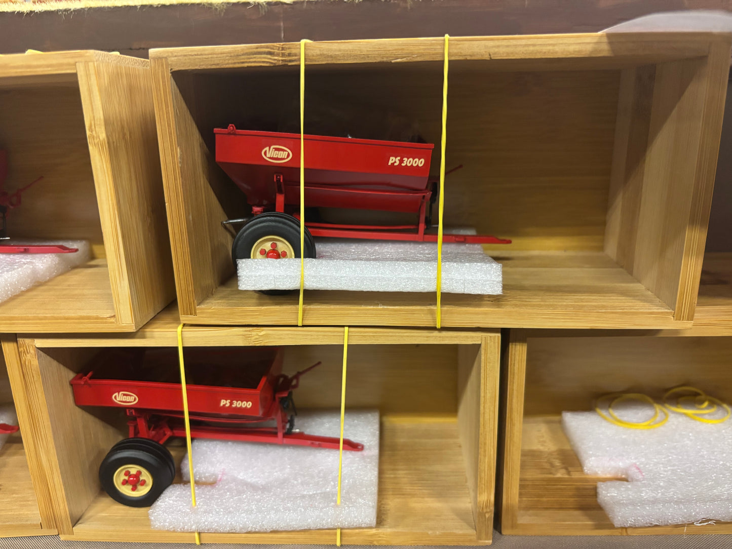 Vicon PS3000 Spreader Scratch built COLLECTION ONLY 1:32 scale