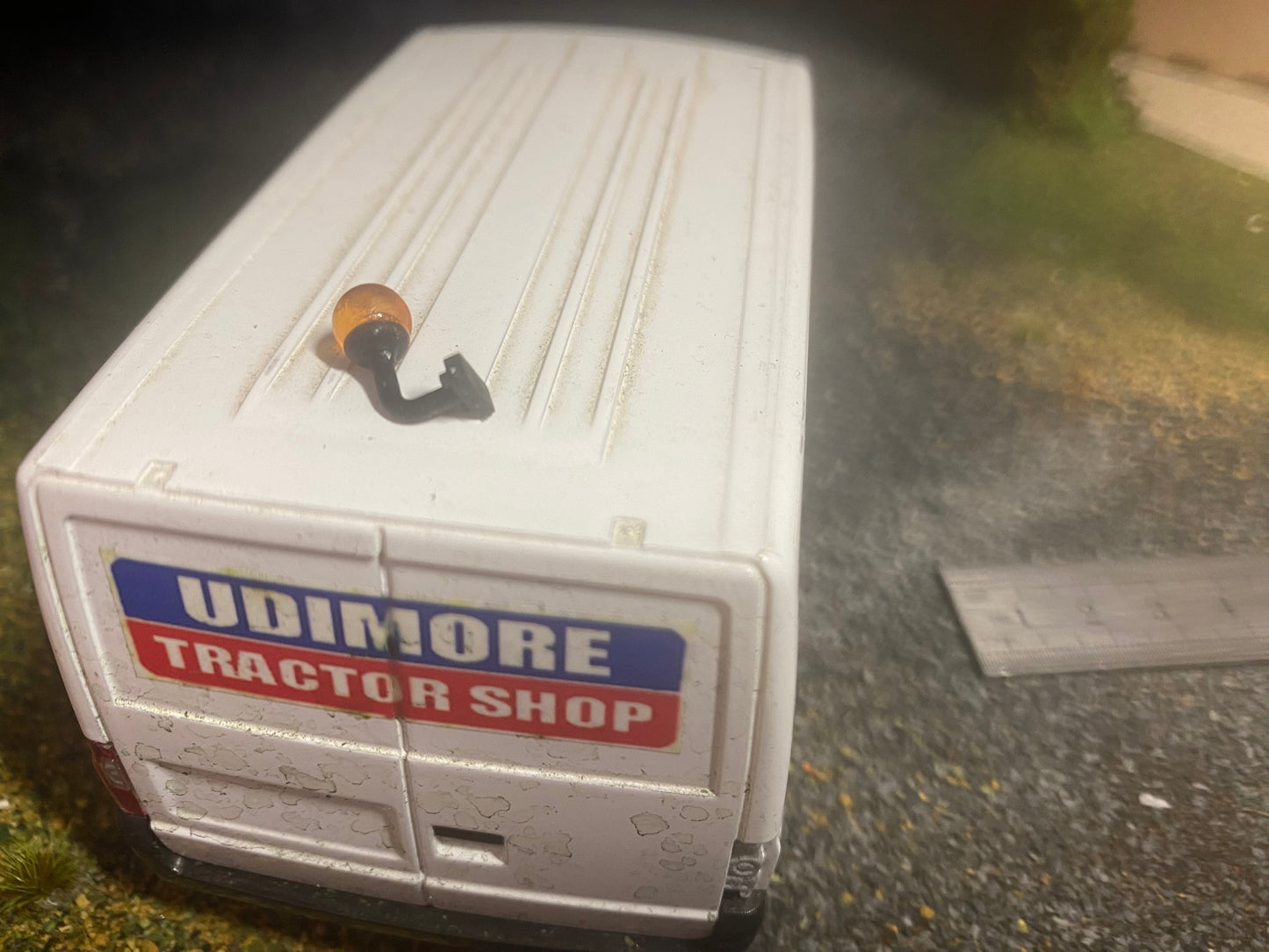 Beacon light tractor truck 1:32 scale Curraghee type 1