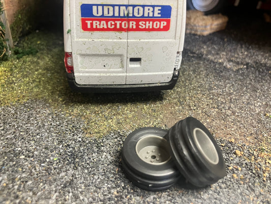 04223 Set of 2 Front wheels 2wd Artisan32 farm machinery 1:32 scale