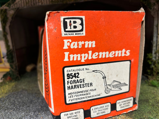 9542 Britains Trailed Forage Harvester 1:32 scale obsolete straw box