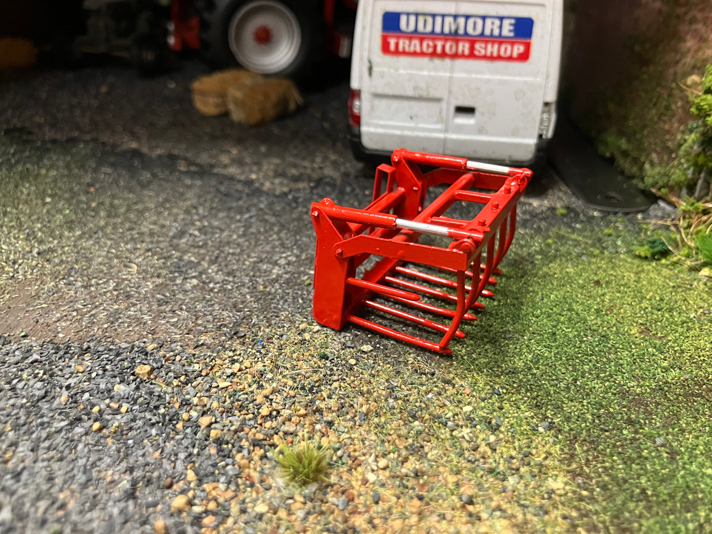 BRASS Scratchbuilt TIne SIlage Muck Grab 1:32 scale Handbuilt Brass Perfect 32 loader