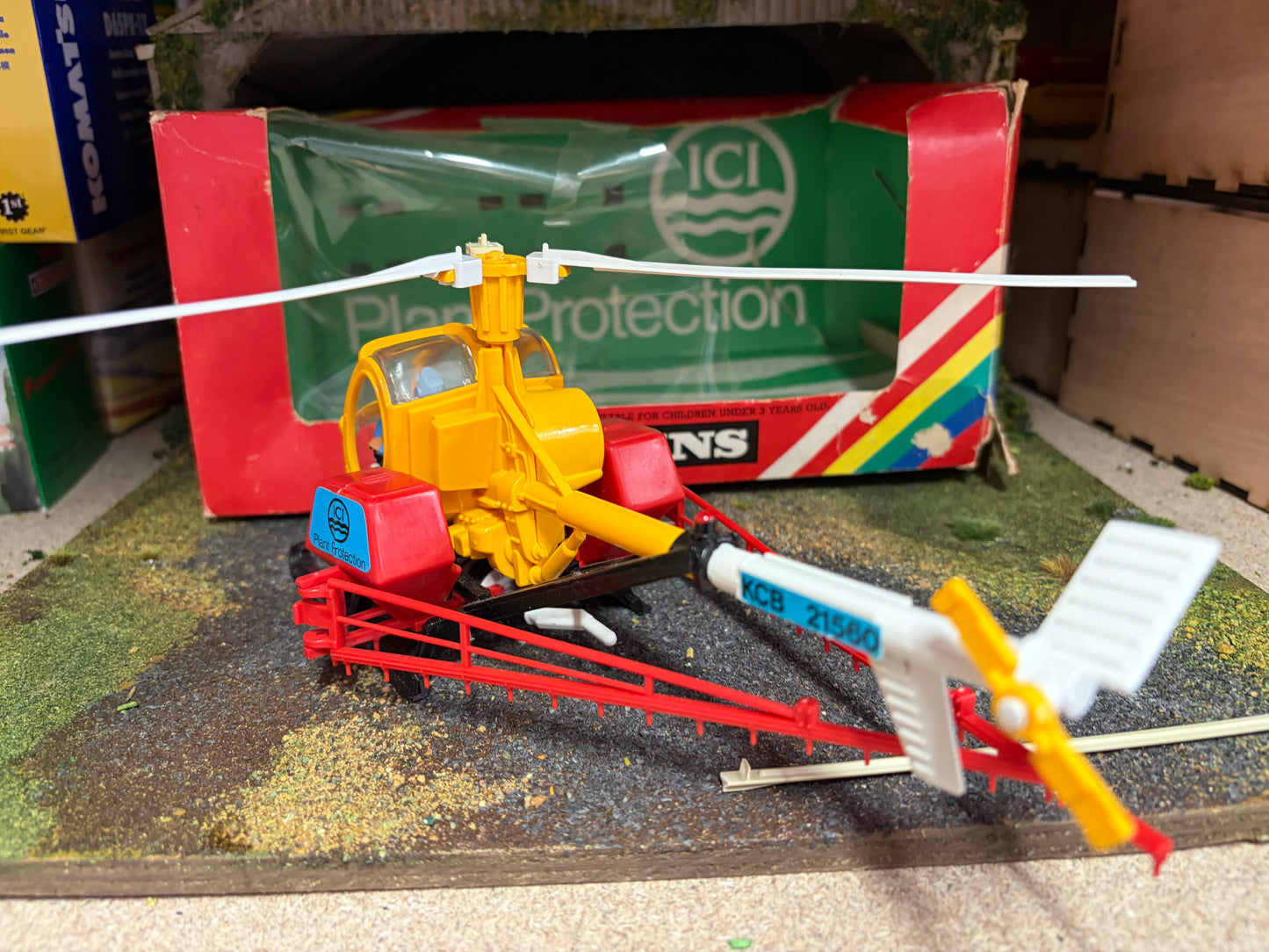 9511 Vintage Britains helicopter crop sprayer 1:32 scale Rainbow box Obsolete