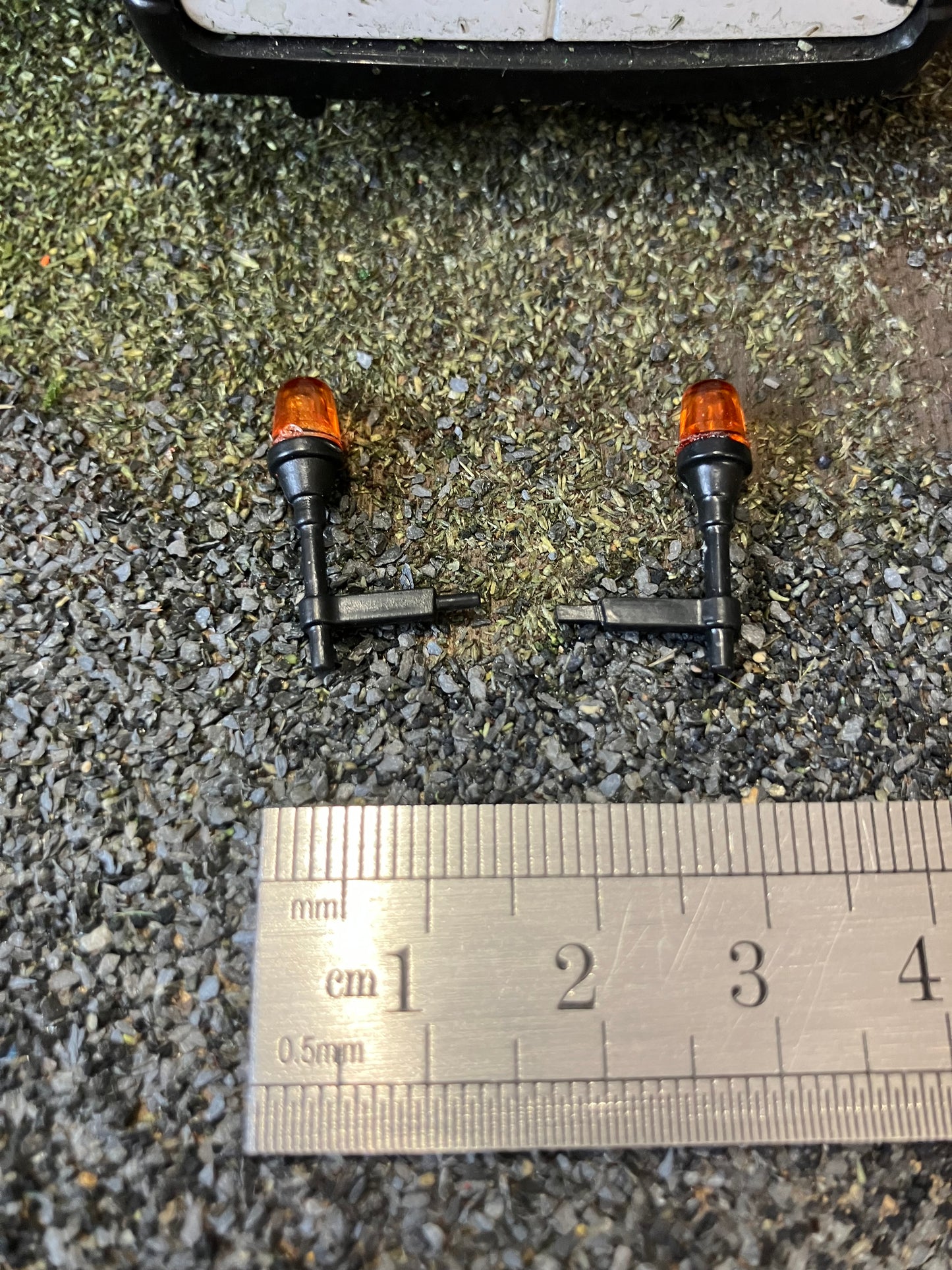 Pair of flashing right and left light Beacon light tractor truck 1:32 scale