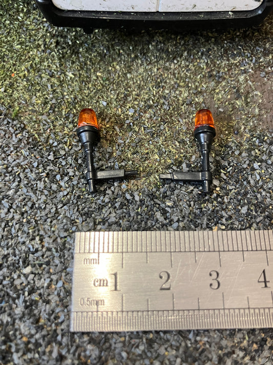 Pair of flashing right and left light Beacon light tractor truck 1:32 scale T6