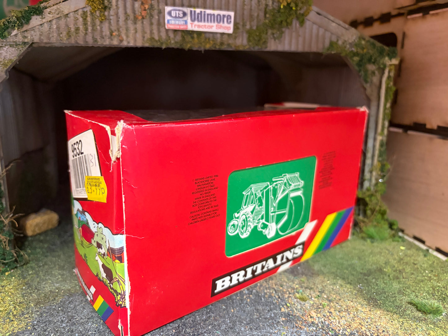 Vintage Britains Green Farmhand Round Baler 1:32 scale Obsolete Rainbow box 9532