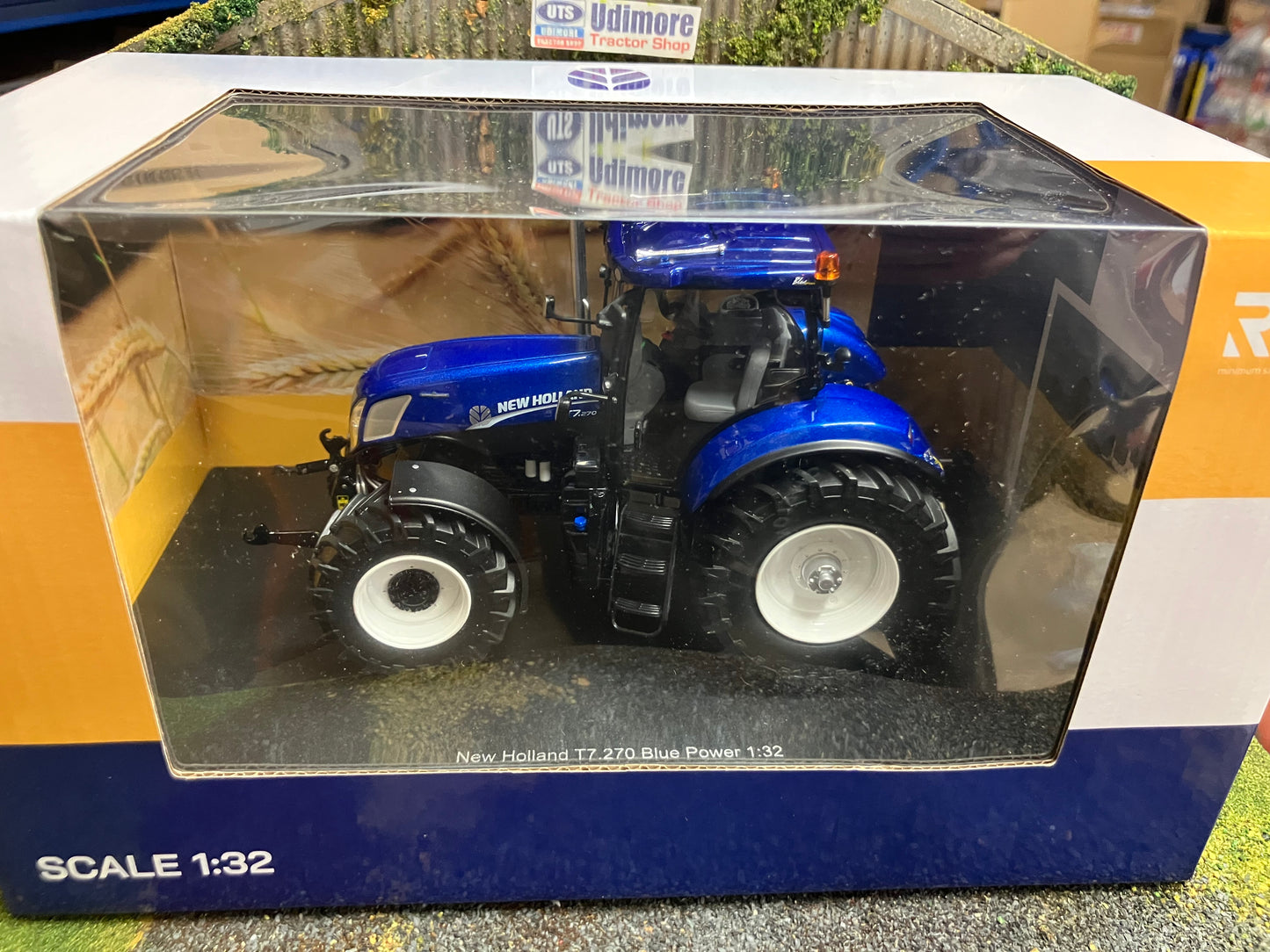 BLUE POWER New Holland T7.270 Auto Command Tractor 1:32 scale Boxed ROS